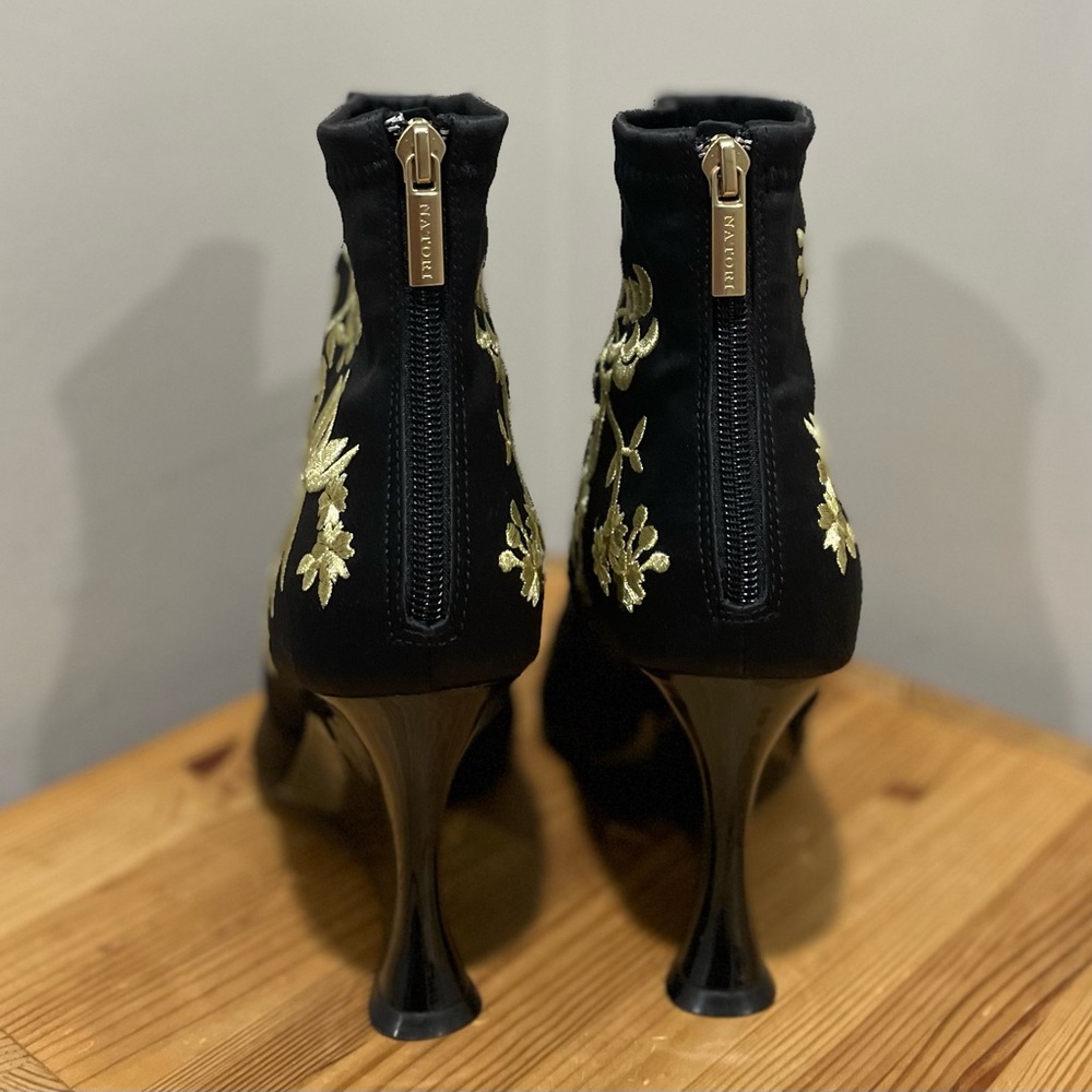 Natori Neko Satin Embroidery Wedge Ankle Boot Size 8.5 - Picture 4 of 6